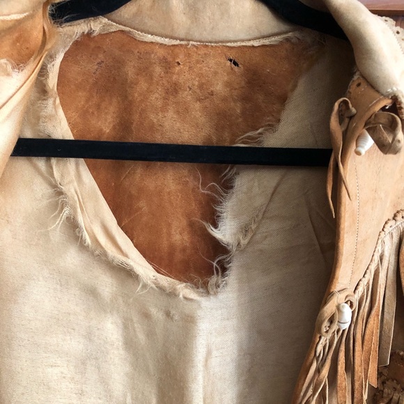 Unique vintage woman’s deer suede fringe jacket . - Picture 3 of 6